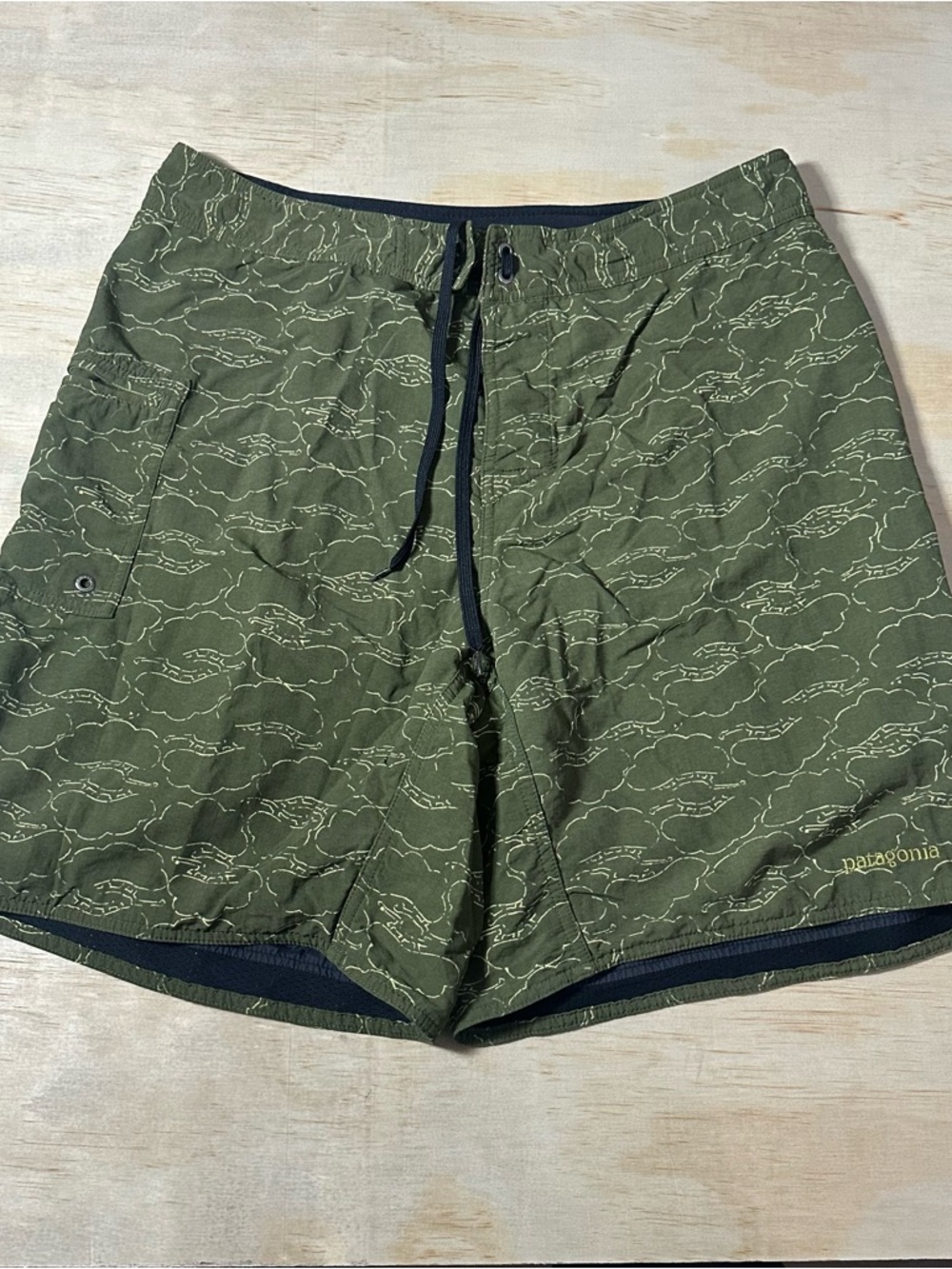 Patagonia Stretch Hydroflow Boardshorts 20" Men’s 36 Tiger Camo Swim Beach Surf